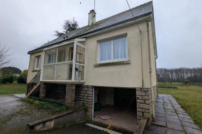 Detached Country House with Garden by the Coast