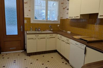 Detached Country House with Garden by the Coast