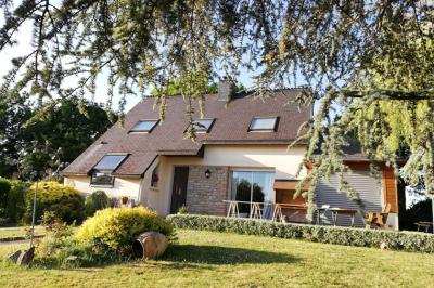 Beautiful Detached House in Landscaped Gardens