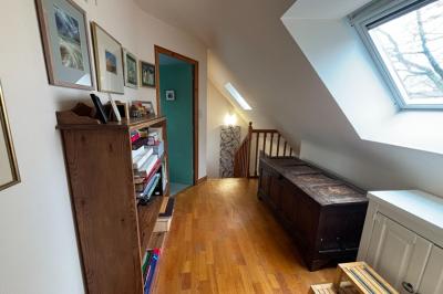 Beautiful Detached House in Landscaped Gardens