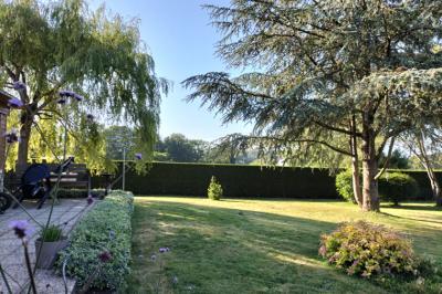 Beautiful Detached House in Landscaped Gardens