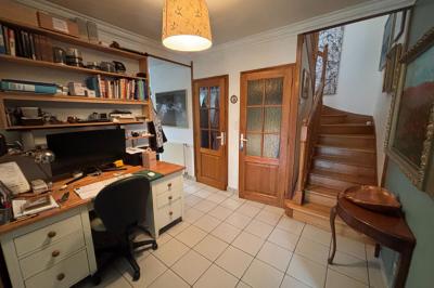 Beautiful Detached House in Landscaped Gardens