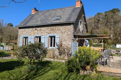 Gorgeous Countryside Property with Landscaped Gardens