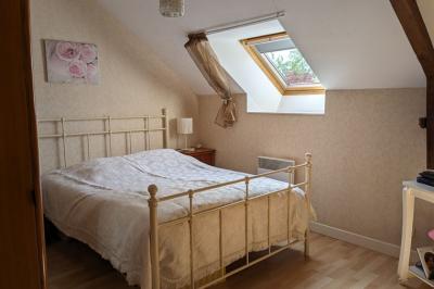 Traditional House with Garden and Outbuilding