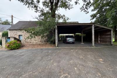 Detached Country House with Outbuilding