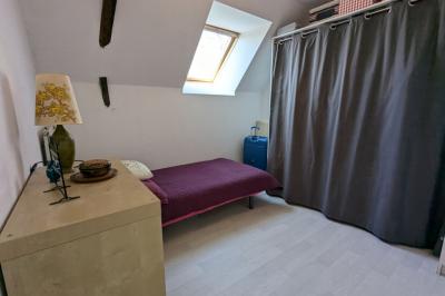 SLD02641 - Under Offer with Cle France
