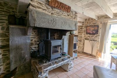 SLD02641 - Under Offer with Cle France