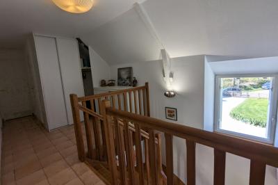 SLD02641 - Under Offer with Cle France