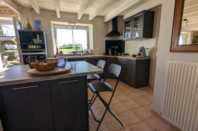 SLD02641 - Under Offer with Cle France