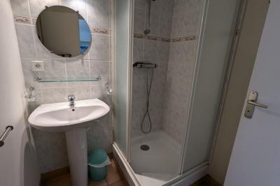 SLD02641 - Under Offer with Cle France