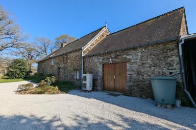 SLD02641 - Under Offer with Cle France