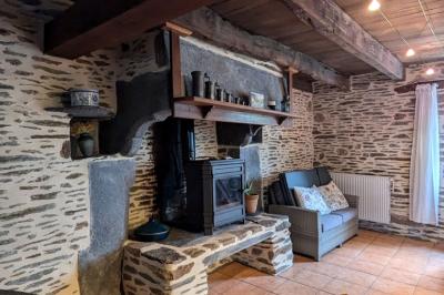 SLD02641 - Under Offer with Cle France