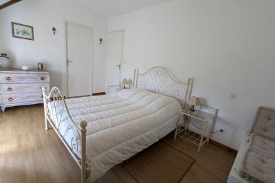 SLD02641 - Under Offer with Cle France